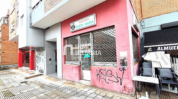 Local de 50 m2, ideal para montar tienda de alimentacin o negocio de barrio.