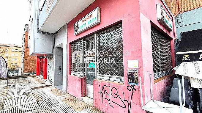 Local de 50 m2, ideal para montar tienda de alimentacin o negocio de barrio.