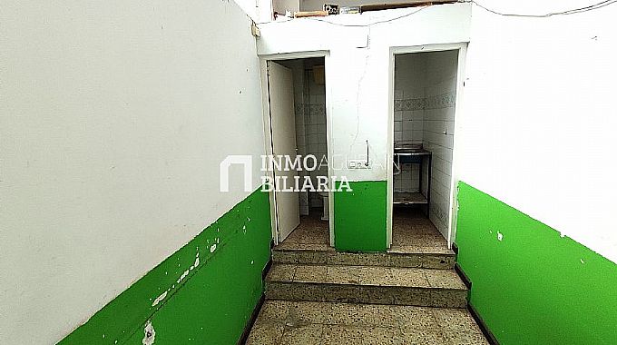 Local de 50 m2, ideal para montar tienda de alimentacin o negocio de barrio.