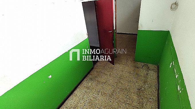 Local de 50 m2, ideal para montar tienda de alimentacin o negocio de barrio.