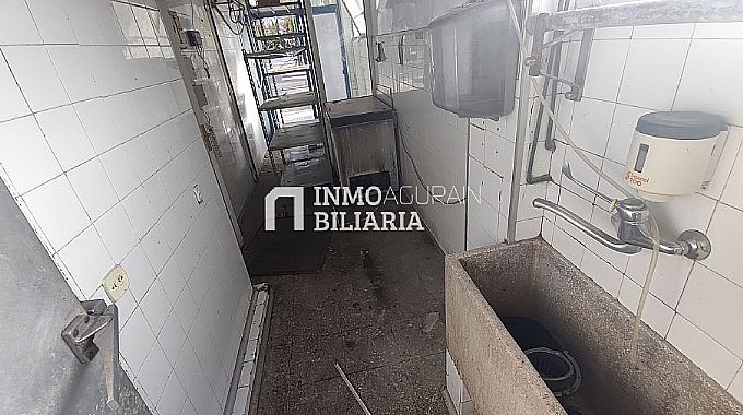 LOCAL COMERCIAL EN CALLE ANDALUCIA (VITORIA-GASTEIZ)