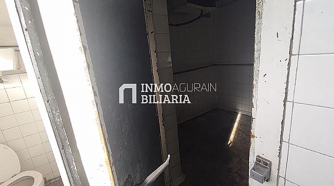 LOCAL COMERCIAL EN CALLE ANDALUCIA (VITORIA-GASTEIZ)