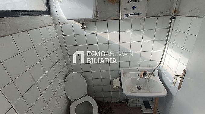 LOCAL COMERCIAL EN CALLE ANDALUCIA (VITORIA-GASTEIZ)