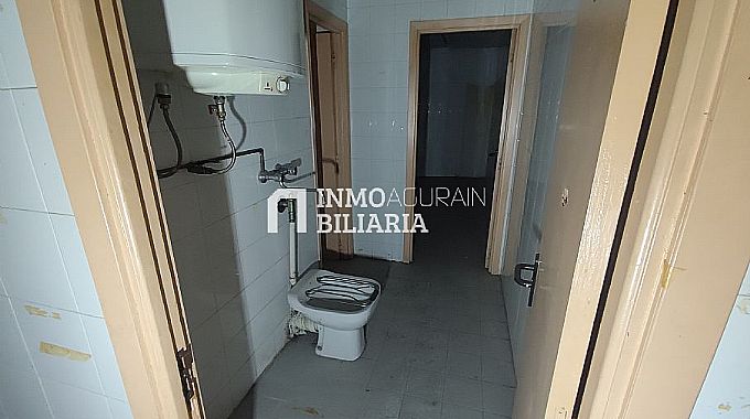 Venta de local comercial en Vitoria-Gasteiz