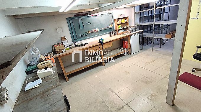 Venta de local comercial en Vitoria-Gasteiz