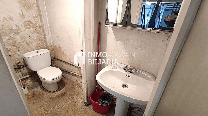 Venta de local comercial en Vitoria-Gasteiz