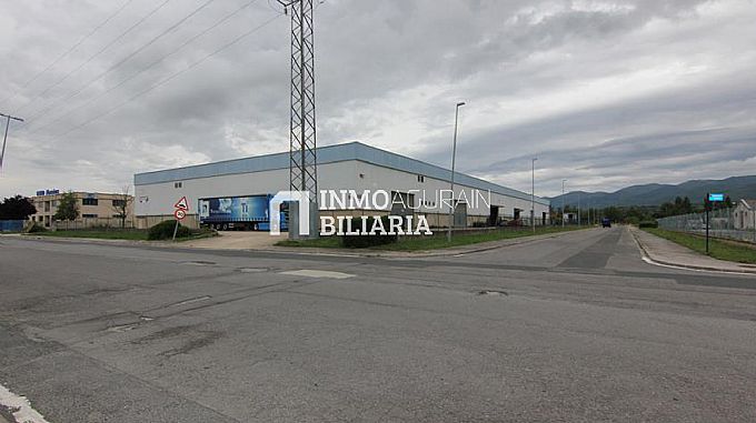 Venta de nave industrial adosada en Asparrena