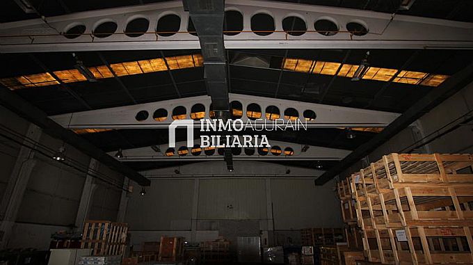 Venta de nave industrial adosada en Asparrena