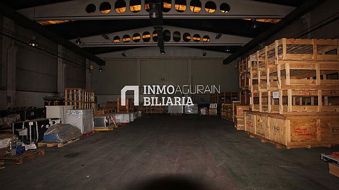 Venta de nave industrial adosada en Asparrena
