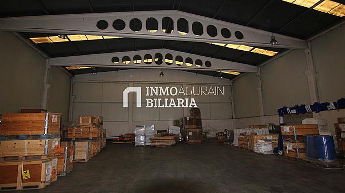 Venta de nave industrial adosada en Asparrena