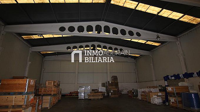 Venta de nave industrial adosada en Asparrena