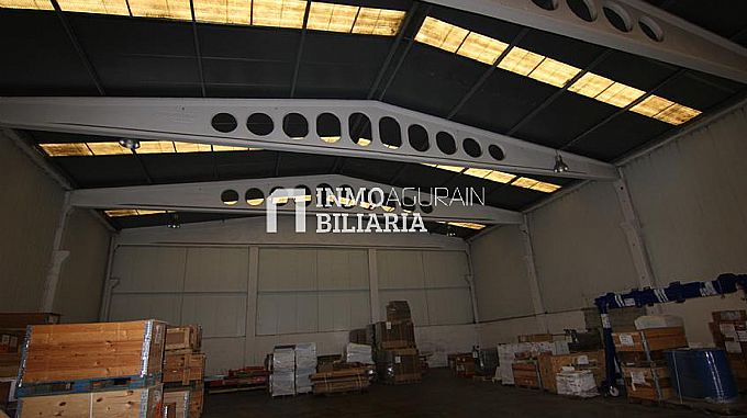 Venta de nave industrial adosada en Asparrena