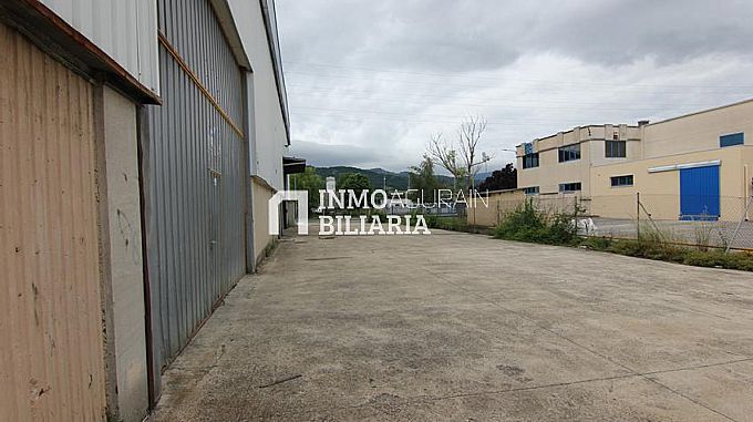 Venta de nave industrial adosada en Asparrena