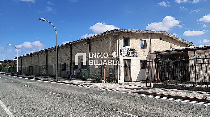NAVE INDUSTRIAL EN IZARRA