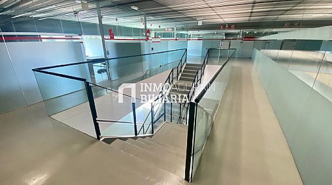 CENTRO DE NEGOCIOS EN MUTILVA BAJA - PAMPLONA