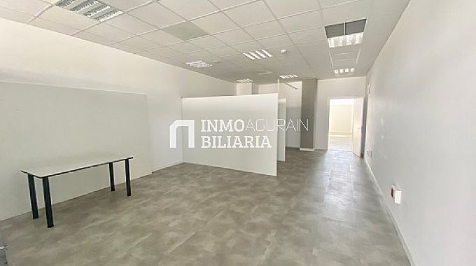 CENTRO DE NEGOCIOS EN MUTILVA BAJA - PAMPLONA