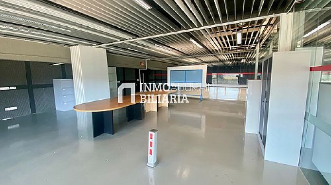 CENTRO DE NEGOCIOS EN MUTILVA BAJA - PAMPLONA