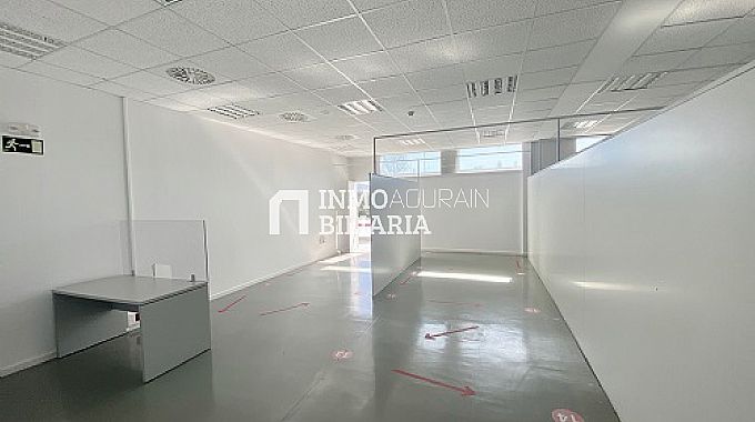 CENTRO DE NEGOCIOS EN MUTILVA BAJA - PAMPLONA
