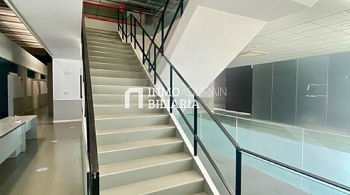 CENTRO DE NEGOCIOS EN MUTILVA BAJA - PAMPLONA