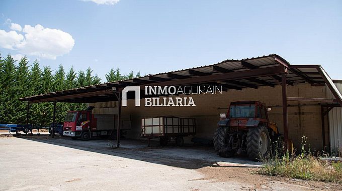 INMOBILIARIA AGURAIN VENDE: Nave industrial en Ozaeta