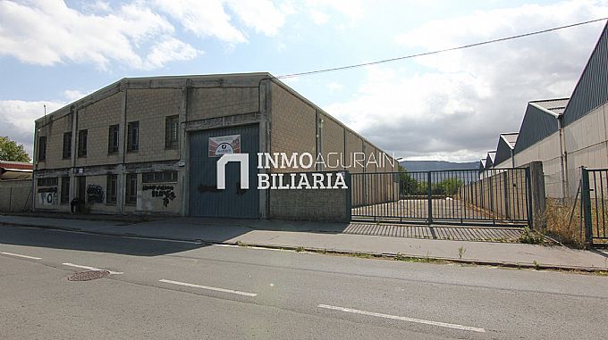 VENTA DE NAVE INDUSTRIAL CON PARCELA PRIVADA EN AGURAIN-SALVATIERRA