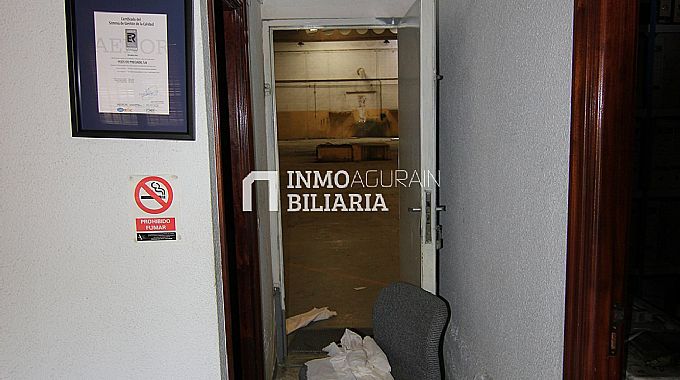 VENTA DE NAVE INDUSTRIAL CON PARCELA PRIVADA EN AGURAIN-SALVATIERRA