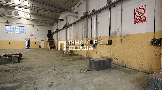 VENTA DE NAVE INDUSTRIAL CON PARCELA PRIVADA EN AGURAIN-SALVATIERRA