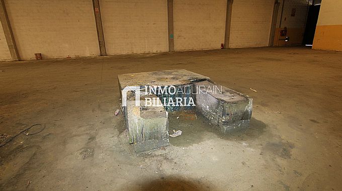 VENTA DE NAVE INDUSTRIAL CON PARCELA PRIVADA EN AGURAIN-SALVATIERRA