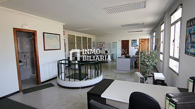 VENTA DE NAVE INDUSTRIAL CON PARCELA PRIVADA EN AGURAIN-SALVATIERRA