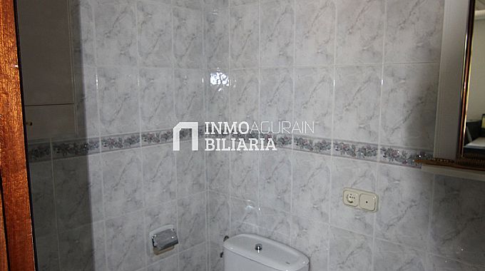 VENTA DE NAVE INDUSTRIAL CON PARCELA PRIVADA EN AGURAIN-SALVATIERRA