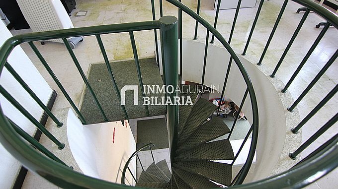 VENTA DE NAVE INDUSTRIAL CON PARCELA PRIVADA EN AGURAIN-SALVATIERRA