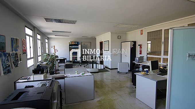 VENTA DE NAVE INDUSTRIAL CON PARCELA PRIVADA EN AGURAIN-SALVATIERRA