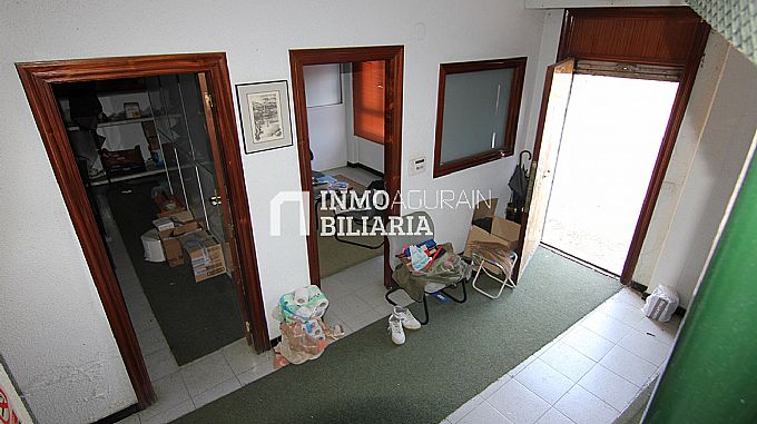 VENTA DE NAVE INDUSTRIAL CON PARCELA PRIVADA EN AGURAIN-SALVATIERRA