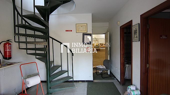 VENTA DE NAVE INDUSTRIAL CON PARCELA PRIVADA EN AGURAIN-SALVATIERRA