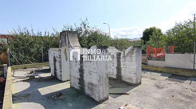 VENTA DE NAVE INDUSTRIAL CON PARCELA PRIVADA EN AGURAIN-SALVATIERRA