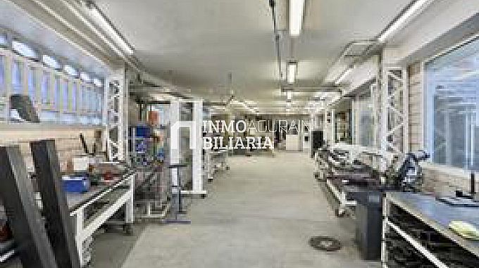 Pabelln industrial en Portal de Zurbano de 726 metros cuadrados.