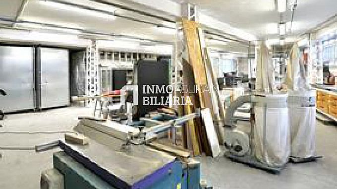Pabelln industrial en Portal de Zurbano de 726 metros cuadrados.