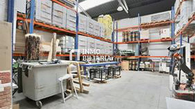 Pabelln industrial en Portal de Zurbano de 726 metros cuadrados.