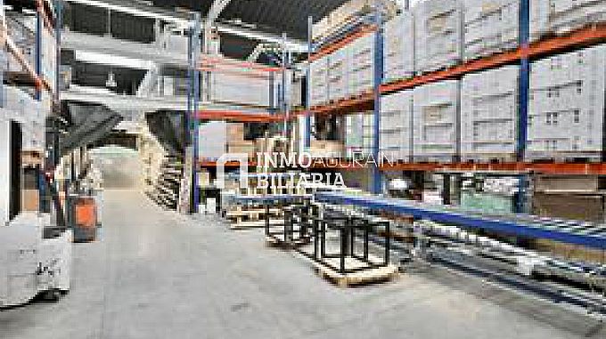 Pabelln industrial en Portal de Zurbano de 726 metros cuadrados.