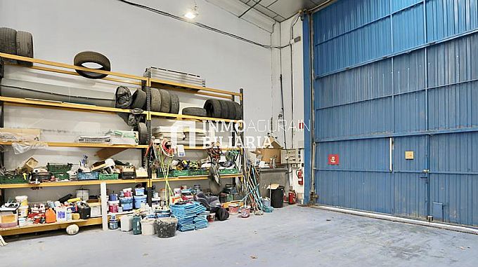 Nave en el polgono industrial de Betoo