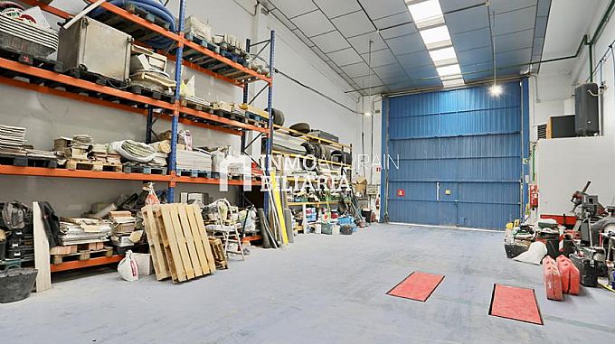 Nave en el polgono industrial de Betoo