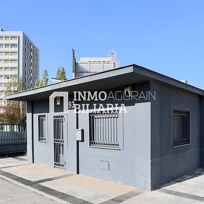 Venta de unifamiliar en Vitoria-Gasteiz - 1