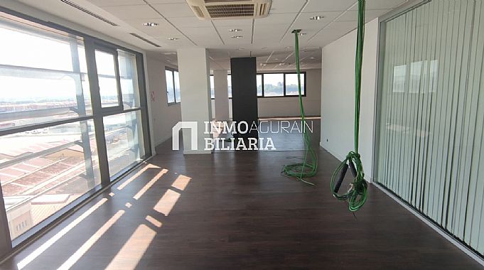 PLANTA ENTERA EN EDIFICIO DE OFICINAS EN ARTICA BERRIOPLANO