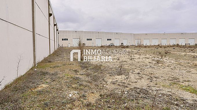 PARCELA INDUSTRIAL EN AGURAIN
