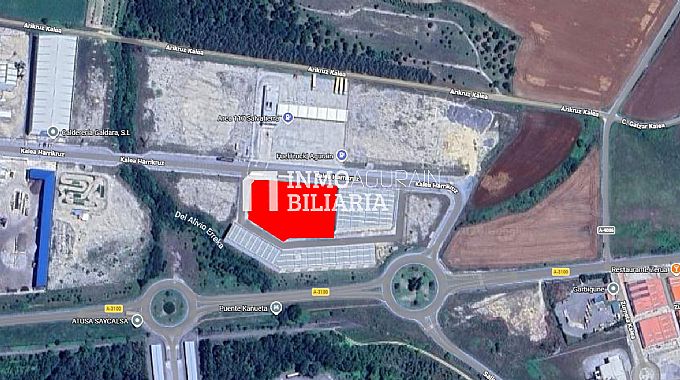 PARCELA INDUSTRIAL EN AGURAIN