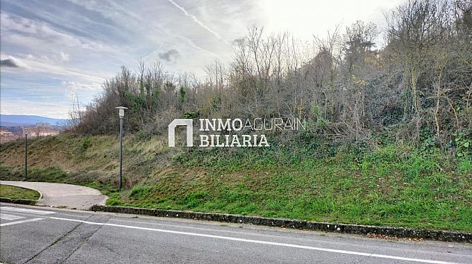 Venta de parcela urbana en Ansoain