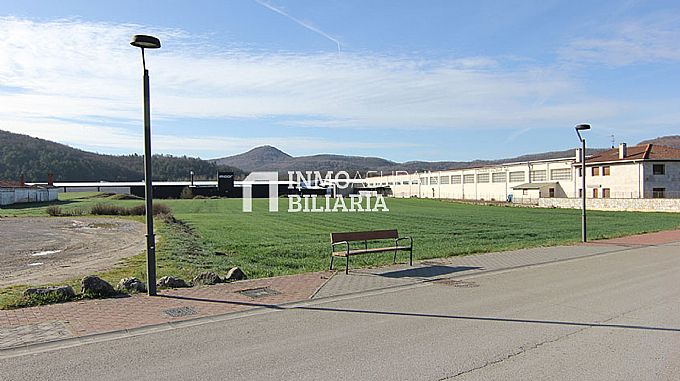 PARCELA URBANA EN MAEZTU