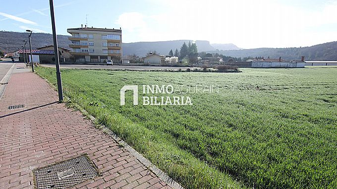 PARCELA URBANA EN MAEZTU