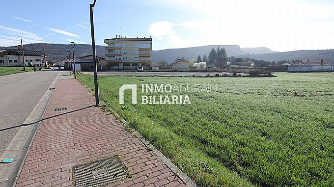 PARCELA URBANA EN MAEZTU