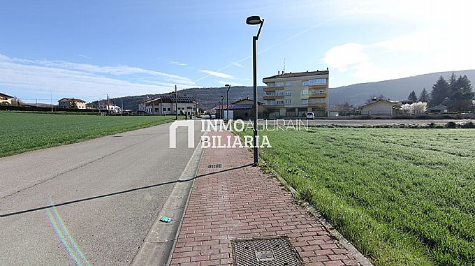 PARCELA URBANA EN MAEZTU
